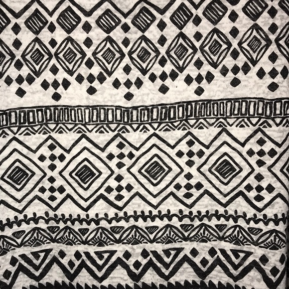 Forever 21 Aztec print tank top - Picture 2 of 2